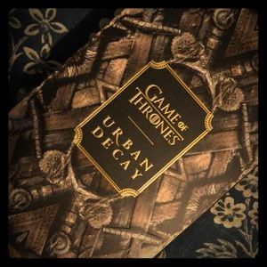 NEW - Urban Decay Game of Thrones Palette